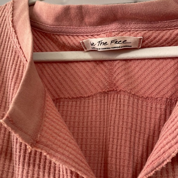 New with tag. Free people. Long sleeve, V neck top. Peach. - Picture 3 of 5